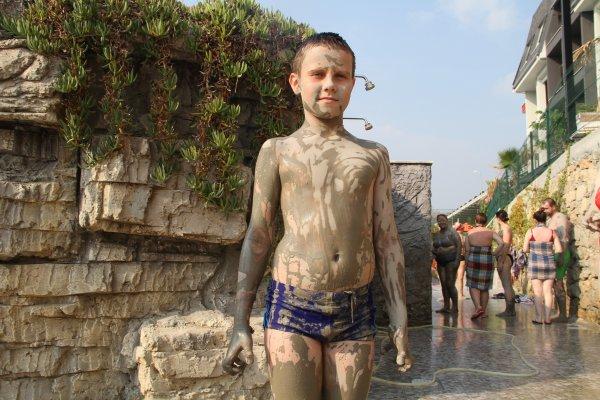 Rus turistler çamur banyosunu beğendi