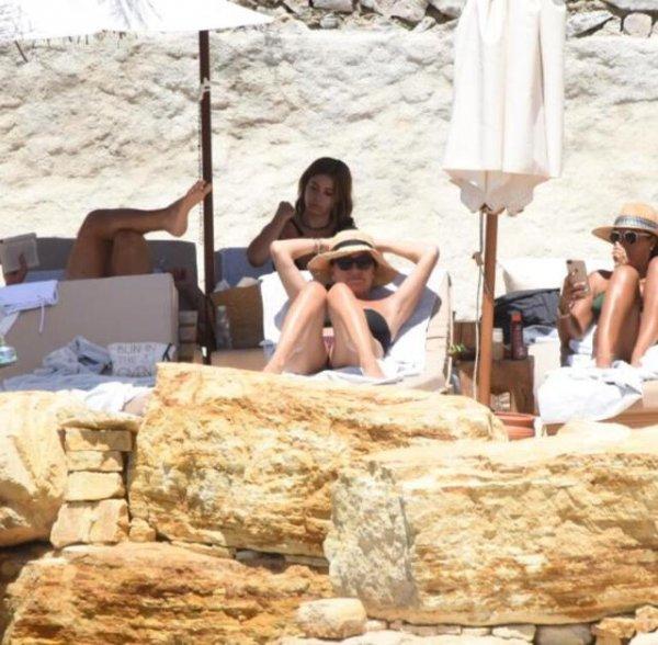 Demet Akbağ tatilde