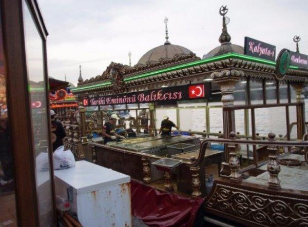 Eminönü'ndeki balıkçıda darp olayına ilişkin 8 gözaltı