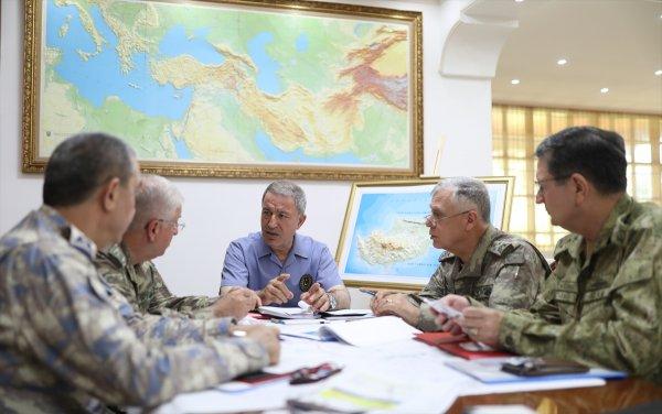 Komuta kademesi Kıbrıs'taki birlikleri denetledi