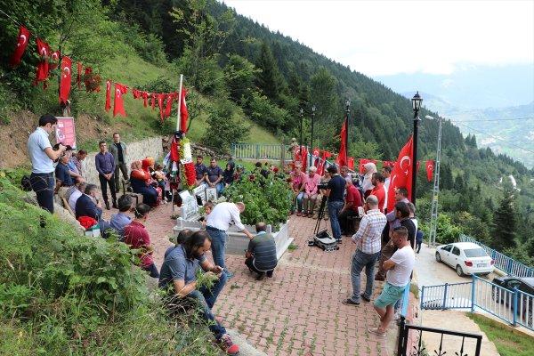 Şehit Eren Bülbül mezarı başında anıldı