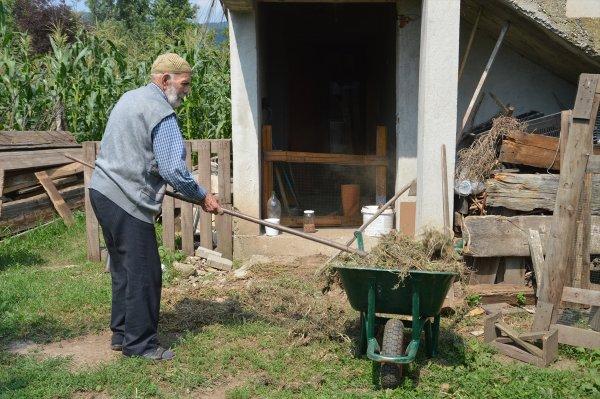 104 yaşındaki Mustafa Dede'den gençlik sırları