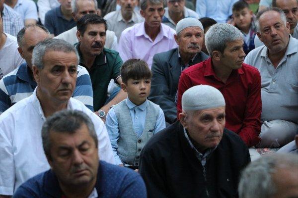 Deprem olan Denizli'de Kurban Bayramı sabahı