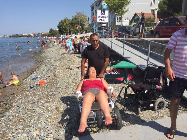 Yalova'da engelli kadın yıllar sonra yüzdü