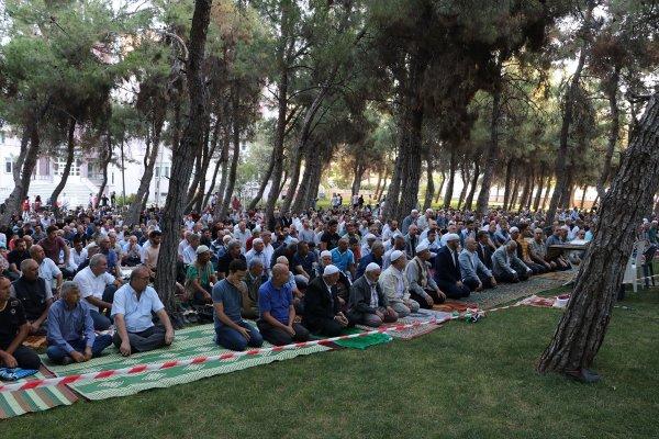 Deprem olan Denizli'de Kurban Bayramı sabahı