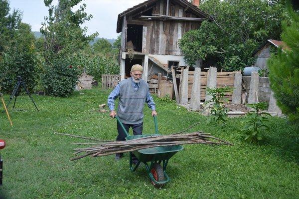 104 yaşındaki Mustafa Dede'den gençlik sırları