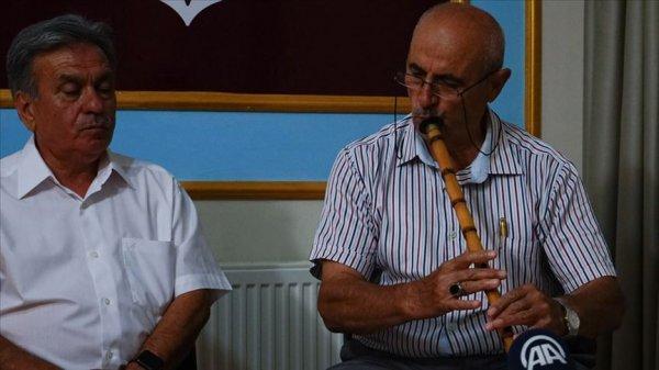 Güzel ezan okunması için neyle eğitim veriyor