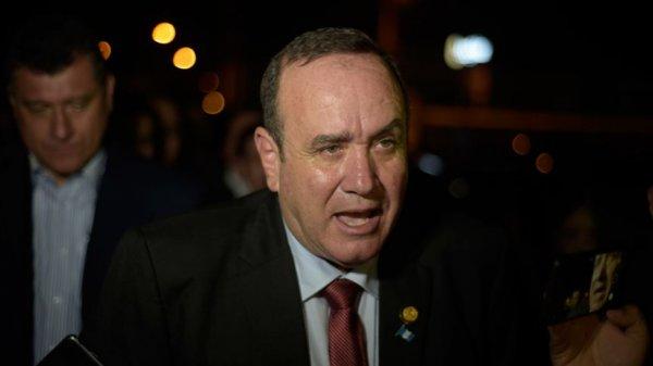 Guatemala yeni devlet başkanını seçti