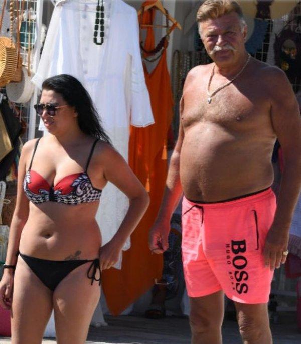 Nuri Alço sevgilisiyle Bodrum tatilinde