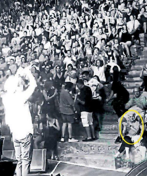 Kayınvalidesi Kenan Doğulu'yu izlemeye gitti