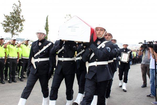 Şehit polis memuru için İstanbul'da tören yapıldı
