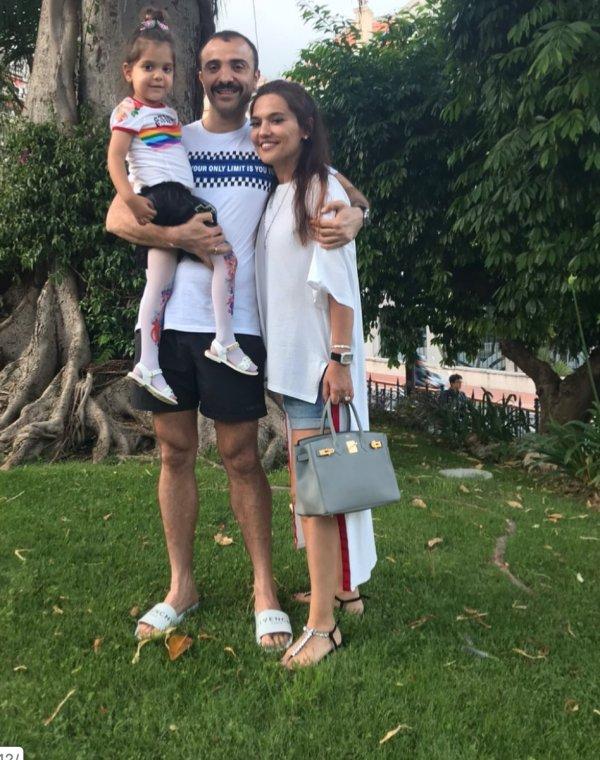 Demet Akalın servet değerinde yazlık aldı