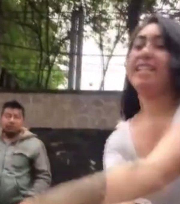 Meksika'da kazaya öfkelenen kadın dehşet saçtı