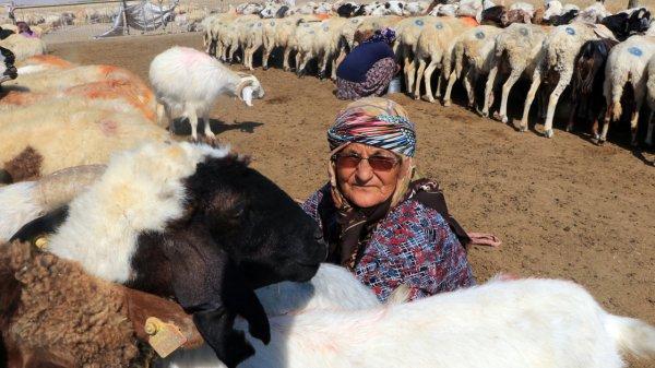 Karamanlı kadınlar, 'koşan' geleneğinden vazgeçmiyor