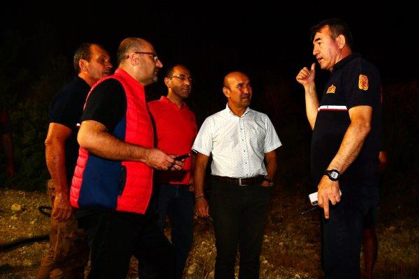 Tunç Soyer, yanan alanlara ağaç dikileceğini söyledi