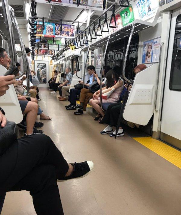 Japonya'da hızlı tren kapısı açık gitti