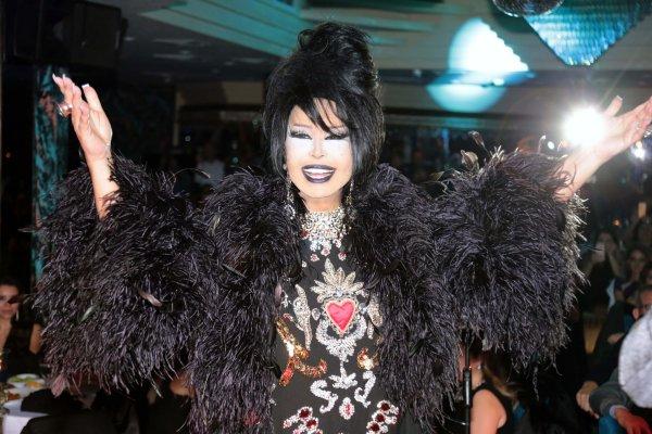 Bodrum'da Bülent Ersoy'u karşılamaya gelen olmadı