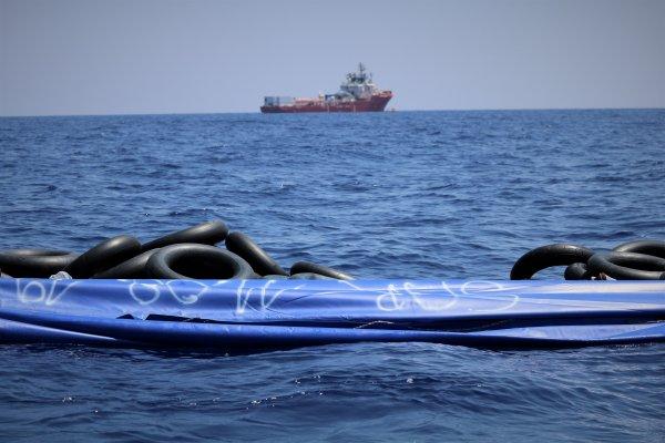 356 sığınmacı taşıyan Ocean Viking 'kalpli' eylem yaptı