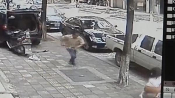 Boşanmak istemeyen Çinli eş dehşet saçtı