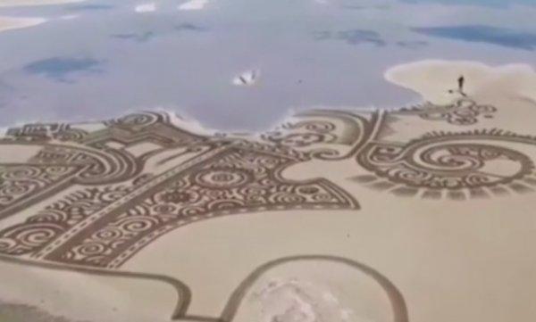 Birkaç saatlik ömrü olan sanat eserleri büyülüyor