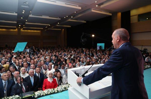 Cumhurbaşkanı Erdoğan'dan partiden ayrılanlara tepki