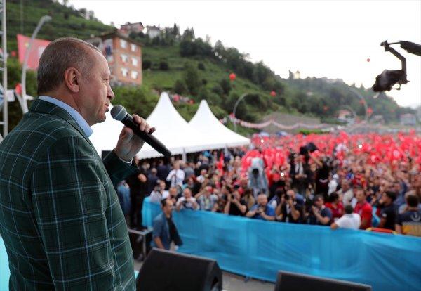 Cumhurbaşkanı Erdoğan'dan İmamoğlu'na tatil eleştirisi