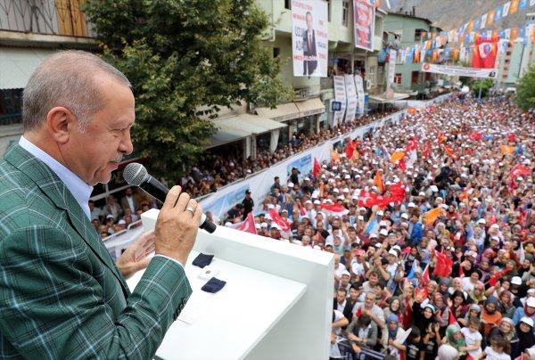 Cumhurbaşkanı Erdoğan, Yusufeli'deki yeni konutları inceledi