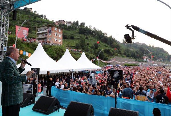 Cumhurbaşkanı Erdoğan'dan İmamoğlu'na tatil eleştirisi