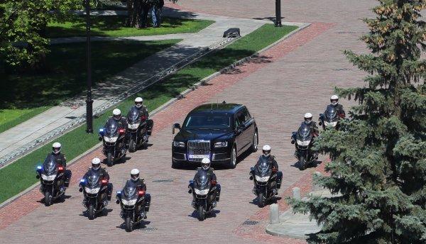 Putin'in yerli limuzini satışa çıktı