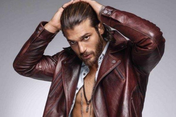 Can Yaman'a oyunculuk ödülü