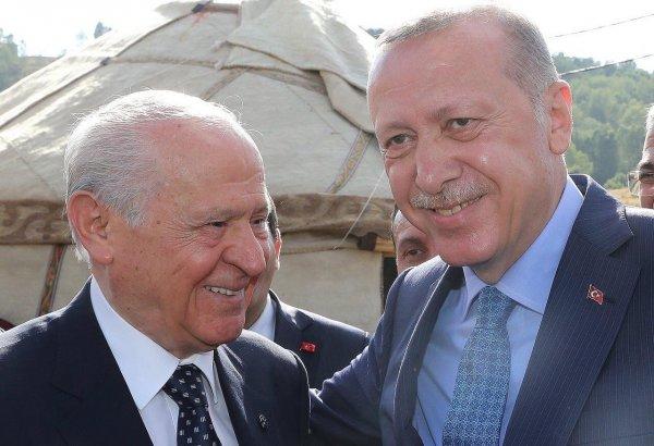 Parti liderleri bir araya geldi