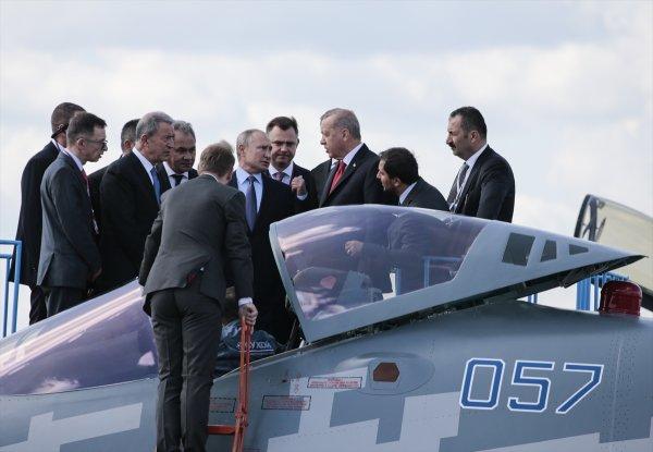 Cumhurbaşkanı Erdoğan, SU-57'yi inceledi