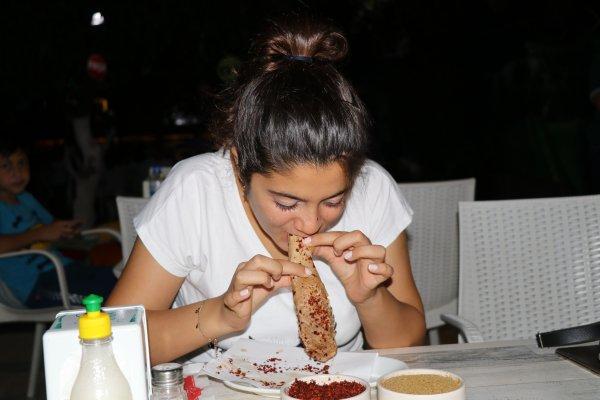 Adanalılar günde 60 bin şırdan yiyor