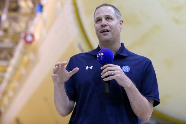 NASA Başkanı: Plüton gezegen olmalı