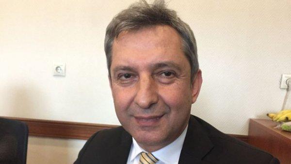 Hüseyin Avni Sipahi, Ahmet Davutoğlu'nu şikayet etti