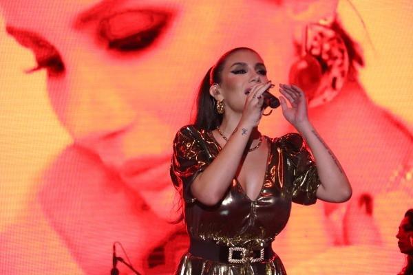 İrem Derici konserinde faciadan dönüldü