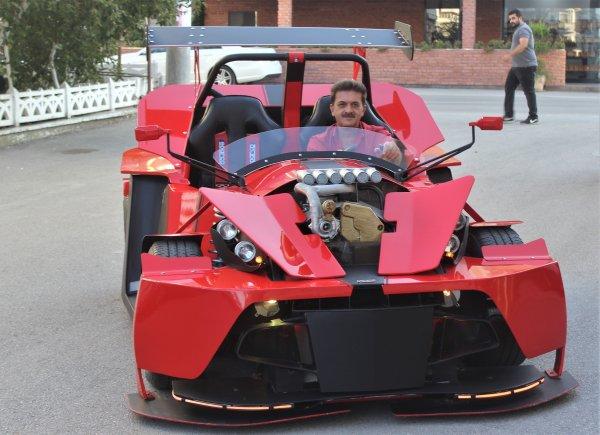 Emekli ustanın yaptığı yarış otomobili