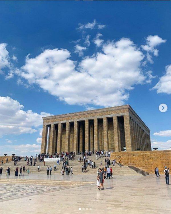 Arzu Sabancı'nın 30 Ağustos paylaşımı büyük beğeni topladı