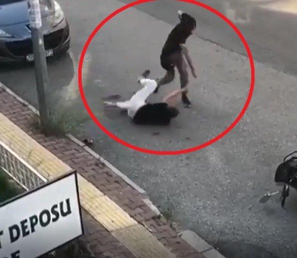 Samsun'da kurye ile müşterinin kavgası kamerada