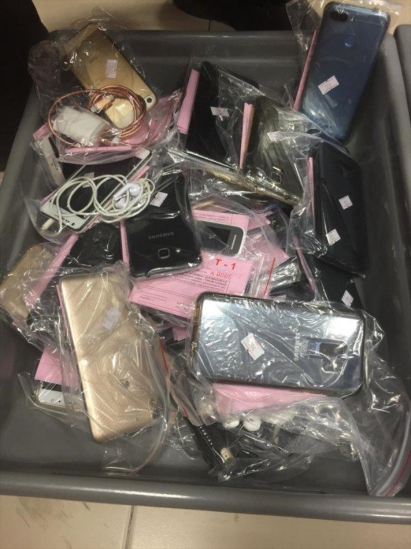 Antalya Havalimanı'nda unutulan eşya sayısı: 4 bin 525