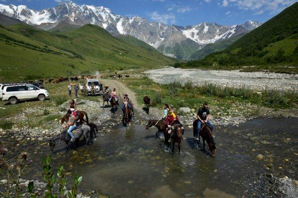 200 Orta Çağ kule evi ve şapeli ile tarih kokan Uşguli