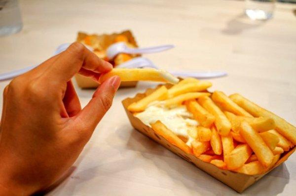 17 yaşındaki İngiliz tek tip beslenmekten kör oldu