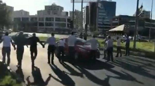 Diyarbakır'da HDP'liler yol kapatma eylemi yaptı