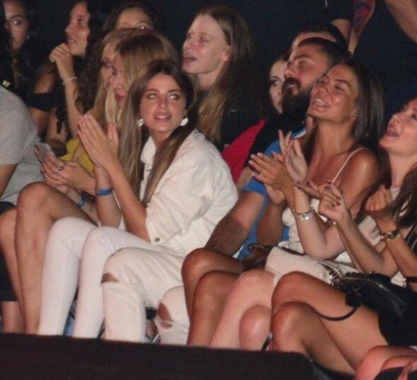 Demet Özdemir ile Ezgi Eyüboğlu pişti oldu