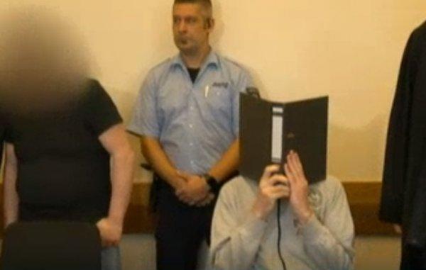 Almanya'da 32 çocuğu taciz eden 2 sapığa hapis cezası