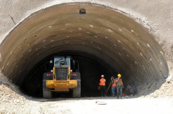 Hakkari'ye 1,5 katrilyonluk tünel yatırımı