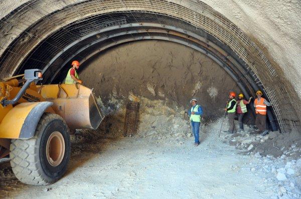 Hakkari'ye 1,5 katrilyonluk tünel yatırımı