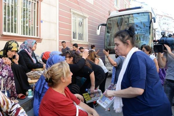 Çocukları için nöbet tutan Diyarbakır annelerine destek