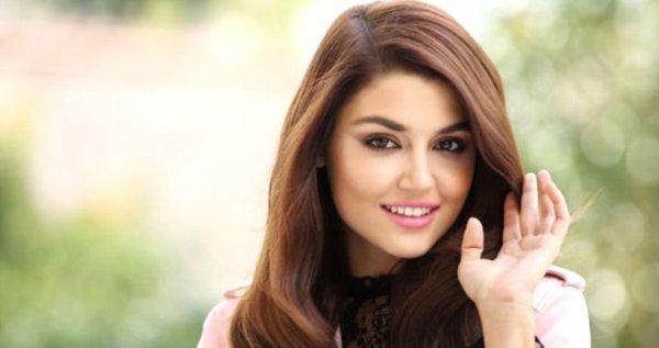 Hande Erçel 'bazlama surat' yorumuna dava açtı