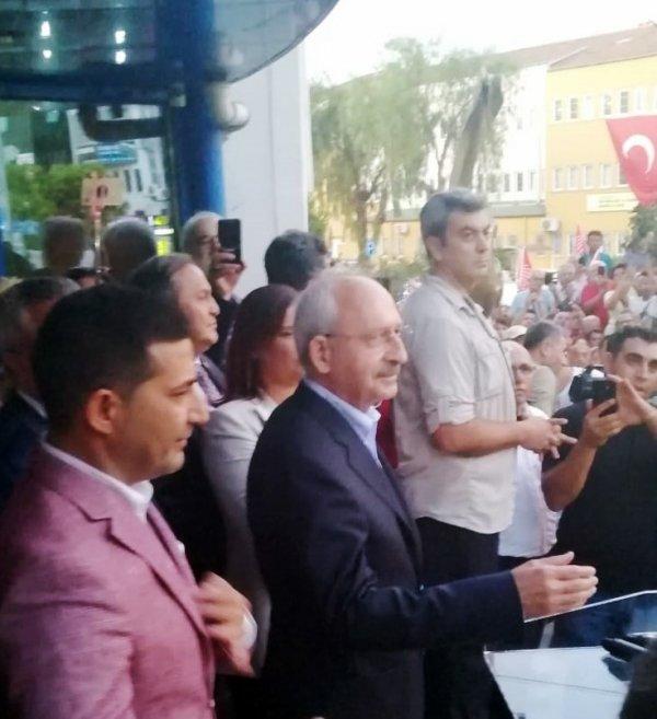 Kılıçdaroğlu Aydın'da yumurtalı saldırıya uğradı